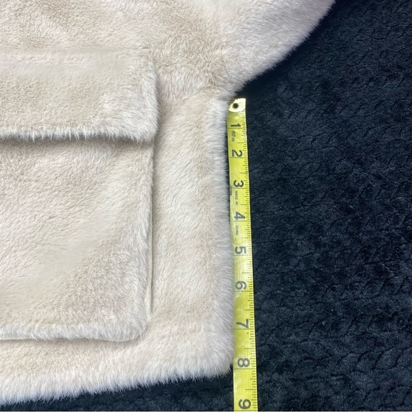 AKIRA Cream Fuzzy Bomber Jacket W LG. Pockets Buckle details PREPPY CITY - Picture 12 of 16